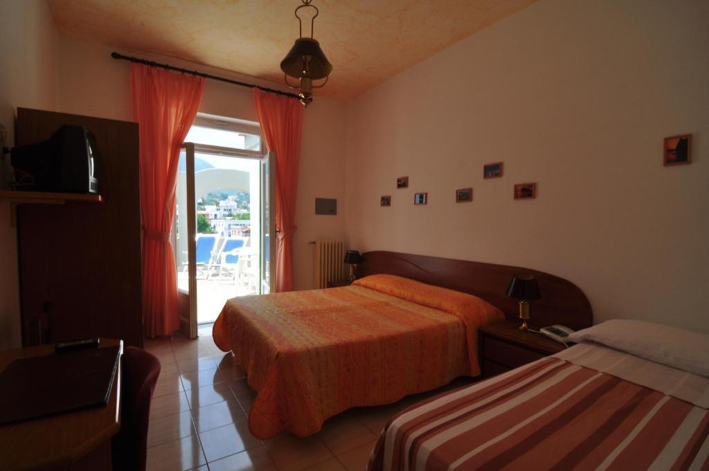 Hotel Terme Rosaleo Casamicciola Terme Ruang foto